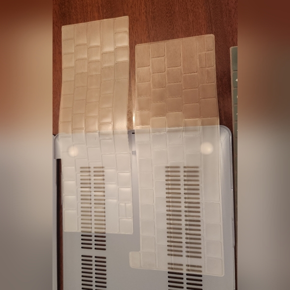 MacBook Pro Accessories - Picture 3 of 8